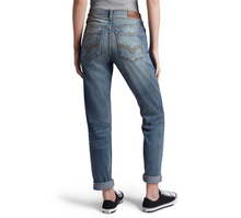 Load image into Gallery viewer, Women&#39;s Washed Boyfriend Mid-Rise Jeans
